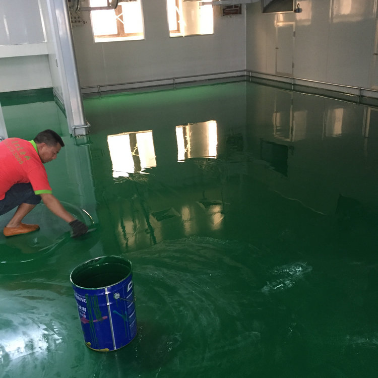 環氧地坪漆施工中 環氧地坪漆施工中